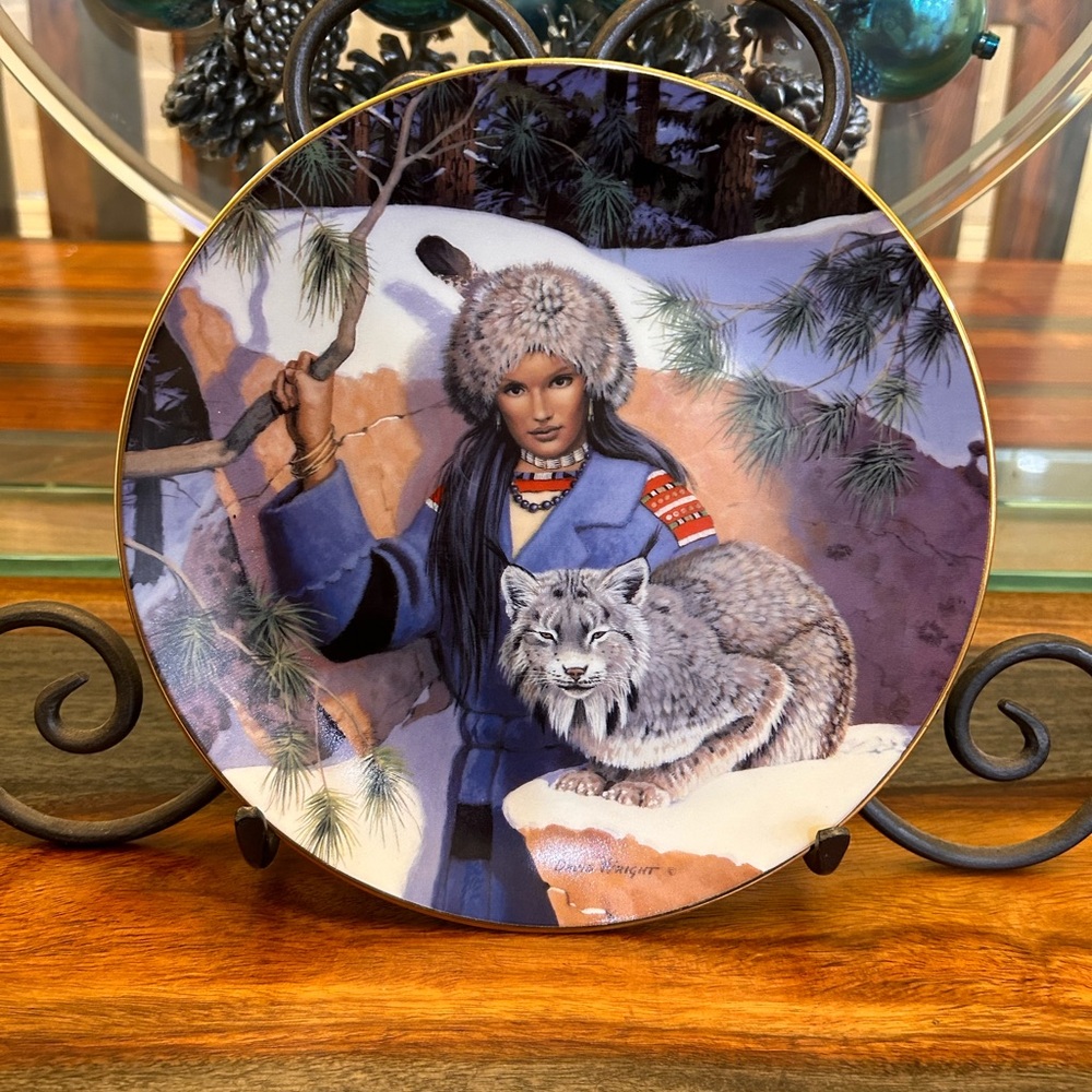 2 Decorative plates from The Hamilton Collection.